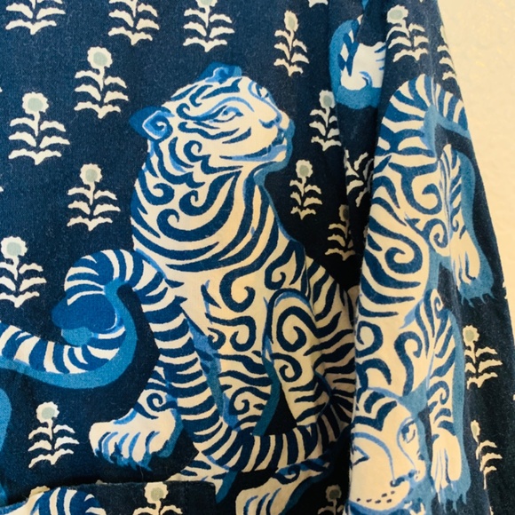 Print Fresh Tiger Queen Flannel Pajama Top XL Navy Blue Button Up Long Sleeve - Picture 6 of 14